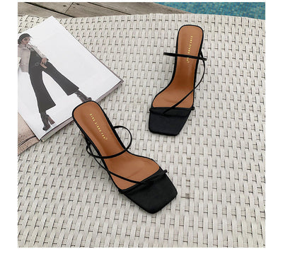 Sandalias de Tacón Robusto con Punta Cuadrada y Tiras Finas - Image 7