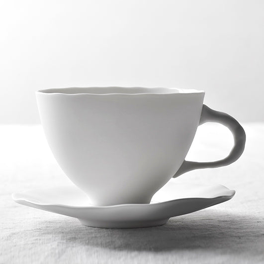 Taza de Café Cappuccino Blanca Minimalista con Diseño Floral