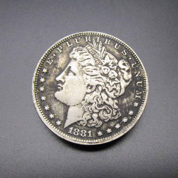 Moneda Antigua de Cobre Reina - Pieza de Colección - Image 5