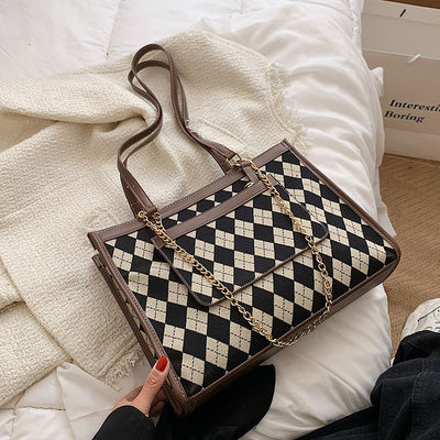 Bolsa Escolar Commuter con Cadena y Diseño Rombo para Mujer - Image 3