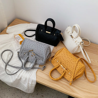 Bolso de Mano con Patrón de Avestruz