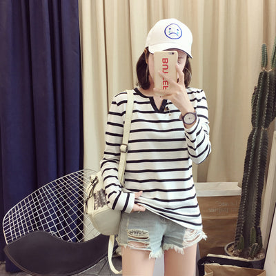Playera Ajustada de Rayas con Cuello en V y Manga Larga para Mujer - Image 2