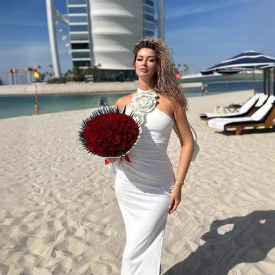 Vestido Largo Blanco con Halter Floral de Diseño Elegante - Image 3
