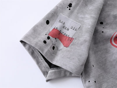 Camiseta Estilo Americano con Estampado Desgastado para Hombre - Image 11