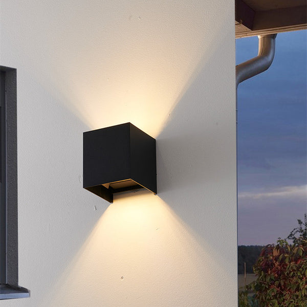 Lámpara de Pared LED Exterior Resistente al Agua en Aluminio