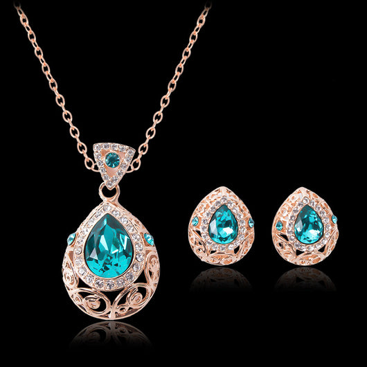 Conjunto de Joyas con Patrón Calado - Image 13
