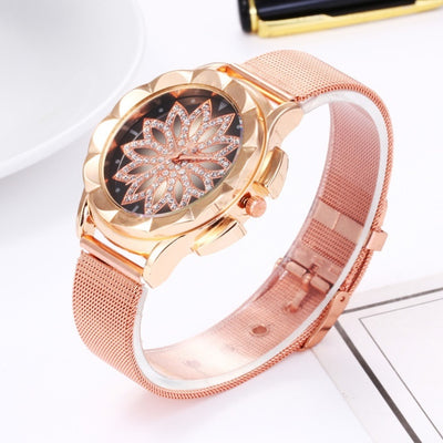Reloj de Mujer Cuarzo con Malla Metálica y Diseño Floral Elegante