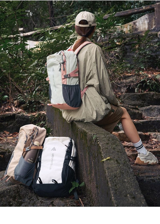 Mochila de Senderismo Impermeable con Almacenamiento Versátil - Image 24