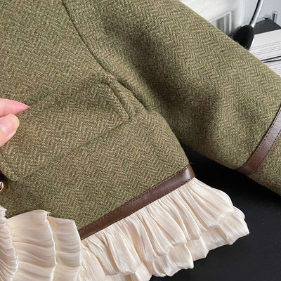 Conjunto Dos Piezas: Abrigo y Falda Plisada - Image 16