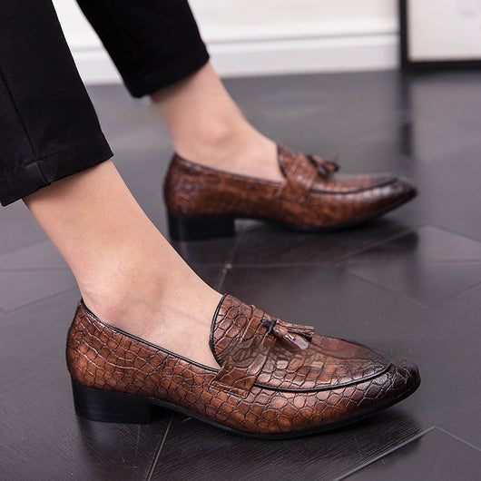 Zapatos de Cuero Elegantes Transpirables con Punta Afilada y Borlas para Hombre - Image 7