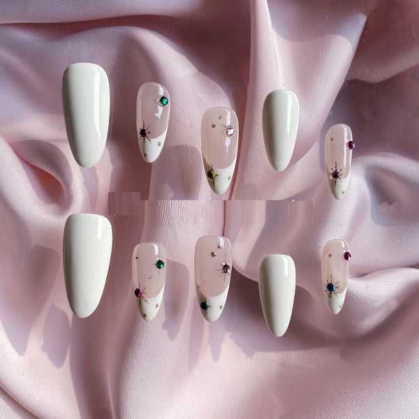 Manicura Francesa Almendra con Acabado Profesional