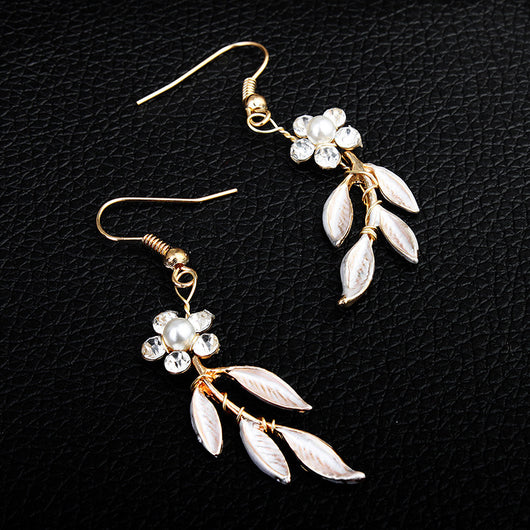 Juego de Joyas Nupcial de Tres Piezas: Aretes, Collar y Pulsera en Aleación Chapada - Image 3