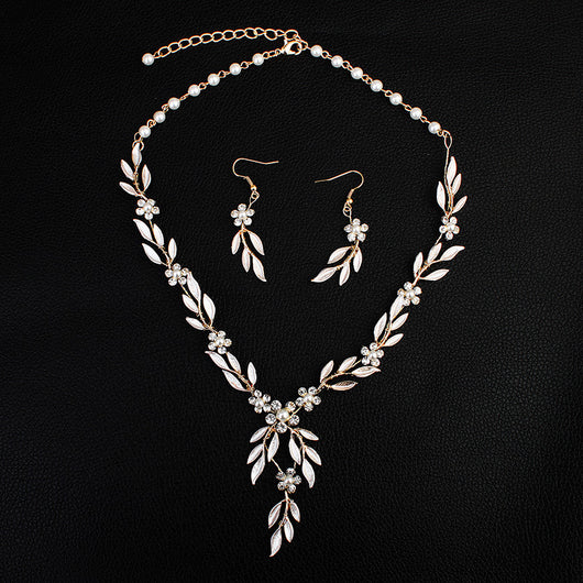 Juego de Joyas Nupcial de Tres Piezas: Aretes, Collar y Pulsera en Aleación Chapada - Image 2