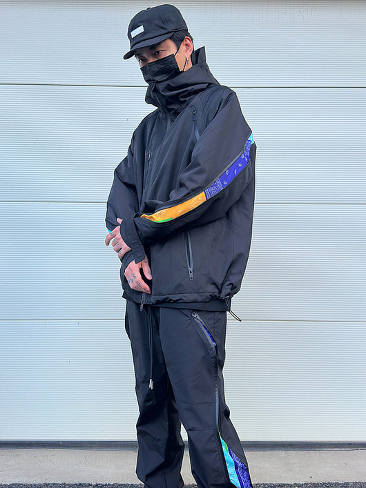 Abrigo de Algodón con Cierre Impermeable y Detalles Florales para Hombre y Mujer - Image 5