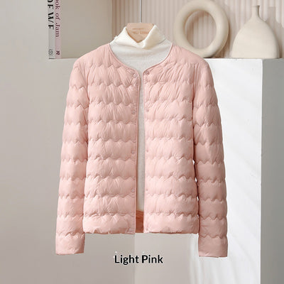 Chaqueta Corta Acolchada para Mujer con Cuello Fruncido - Image 8