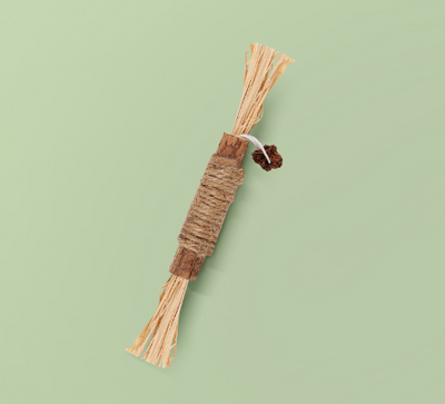 14cm natural wooden cat chew toy wrapped with cotton rope and raffia ends, designed for tooth cleaning. - Image 5