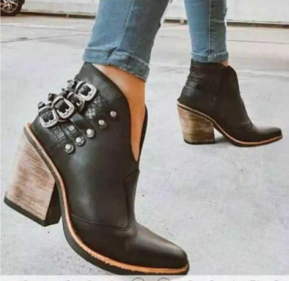 Bota Corta de Tacón Grueso con Cremallera Lateral y Punta Afilada