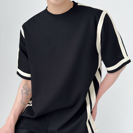 Playera de Contraste con Paneles en Blanco y Negro - Image 4