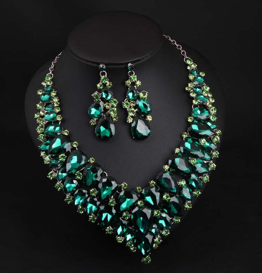 Conjunto de Collar y Aretes de Cristal Verde Africano - Image 2