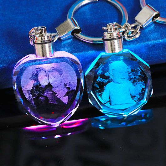 Llavero de Cristal Personalizado con Foto y Luz LED - Regalo Familiar - Image 3