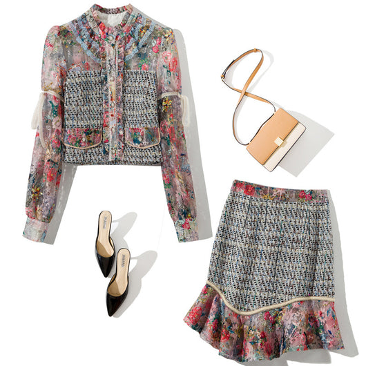 Conjunto Falda Irregular con Blusa de Encaje y Corbata Británica - Image 11