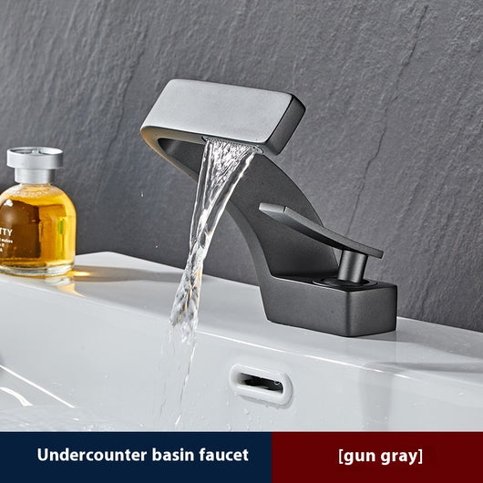Grifo de Lujo Dorado con Cascada para Lavamanos - Agua Fría y Caliente - Image 10