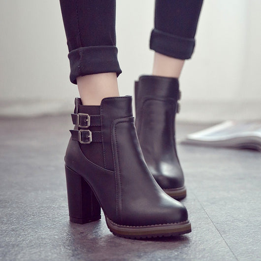 Botas Retro Británicas de Tacón Alto con Hebilla y Elástico para Mujer - Image 3