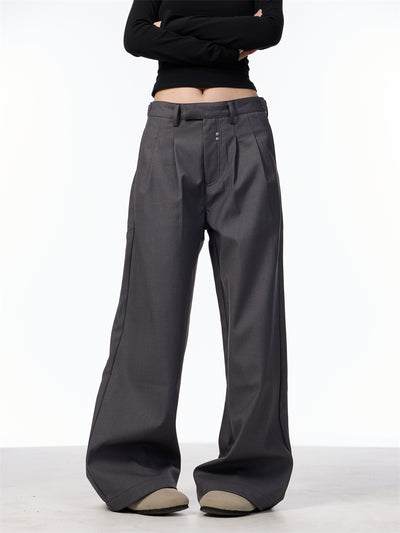 Pantalón Casual Holgado con Pliegues Dobles y Remaches - Image 18