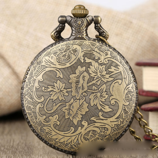 Reloj de Bolsillo Vintage Grande con Patrón de Caballo y Cuarzo - Image 4
