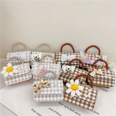 Bolso Crossbody Cuadros Marrones con Detalle Pearl