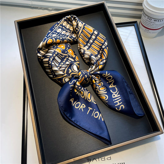 Pañuelo de Seda Cuadros 70cm - Diseño Elegante y Versátil para Mujer - Image 2