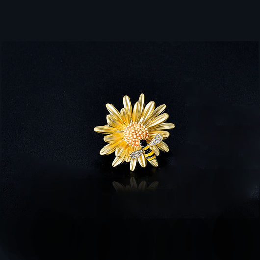 Broche Abeja y Margarita Elegante para Mujer - Image 5