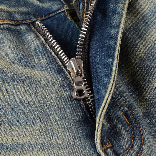 Jeans Rojos Estampados con Pliegues y Cintura Elástica para Hombre - Image 15