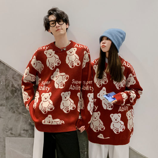 Suéter Unisex con Estampado de Osito Alfabeto - Image 3
