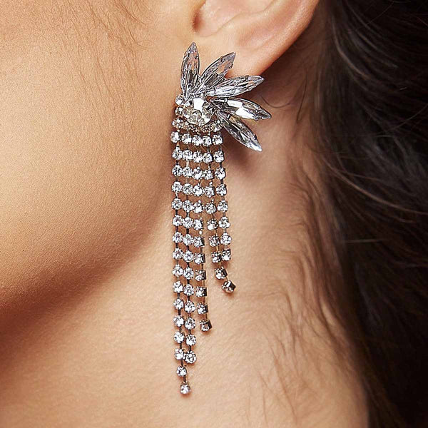 Aretes Largos Superpuestos en Capas con Borlas