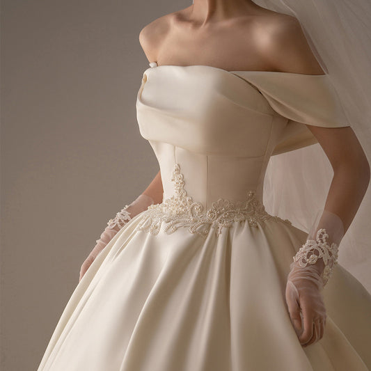 Vestido de Novia Retro Satinado con Hombros Descubiertos y Cola Elegante