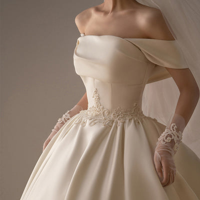 Vestido de Novia Retro Satinado con Hombros Descubiertos y Cola Elegante