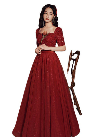 Vestido de Novia Rojo Vino Elegante Slim Fit con Espalda Descubierta - Image 3