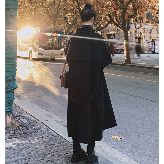 Abrigo de Lana Gruesa Negro Elegante para Mujer - Image 6