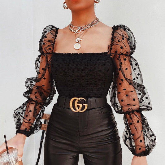 Blusa Elegante de Malla con Mangas Abullonadas y Hombros Descubiertos