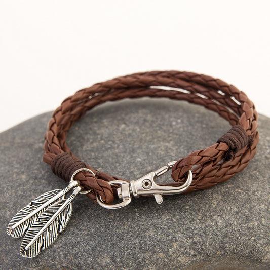 Pulseras de Amistad con Cuero y Amuletos - Brazaletes de Moda
