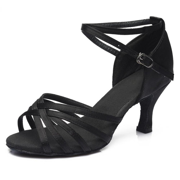 Zapatos de Satén para Baile Latino en Interiores