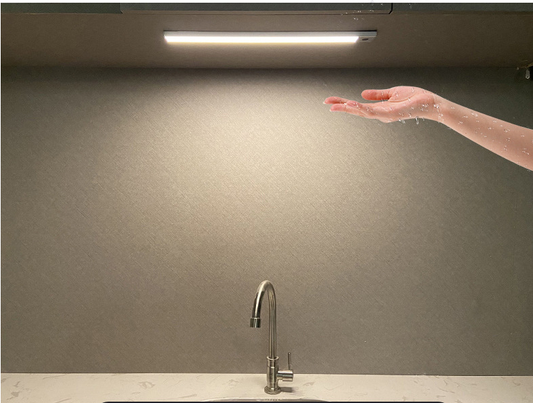 Luz LED con Sensor de Movimiento por Escaneo Manual, Carga USB y Instalación Magnética