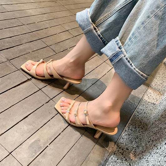 Sandalias Tipo Mula con Tacón Stiletto y Punta Cuadrada en Cuero - Image 13