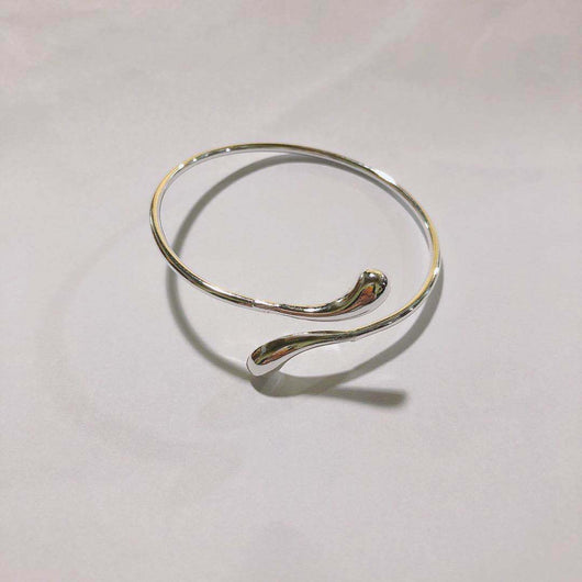 Conjunto de Joyería Drip: Pulsera, Collar, Aretes y Anillo - Image 9