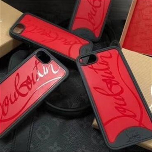 Funda de Celular con Remaches Rojo Elegante
