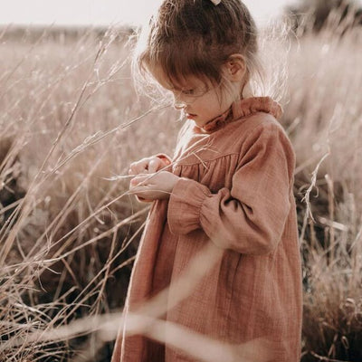 Vestido Infantil de Algodón con Encaje y Mangas Largas