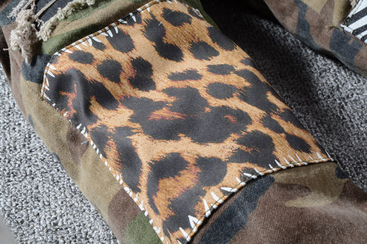 Pantalones Holgados con Parche Estampado - Image 2