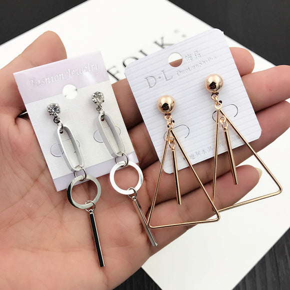 Aretes Coreanos Asimétricos con Flor de Perla y Moño