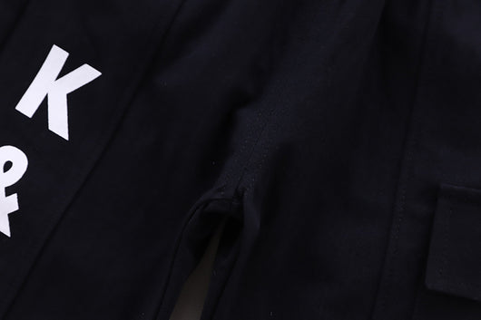 Conjunto de 3 Piezas: Chamarra Estilo Letras, Camiseta Manga Larga y Jeans - Image 20